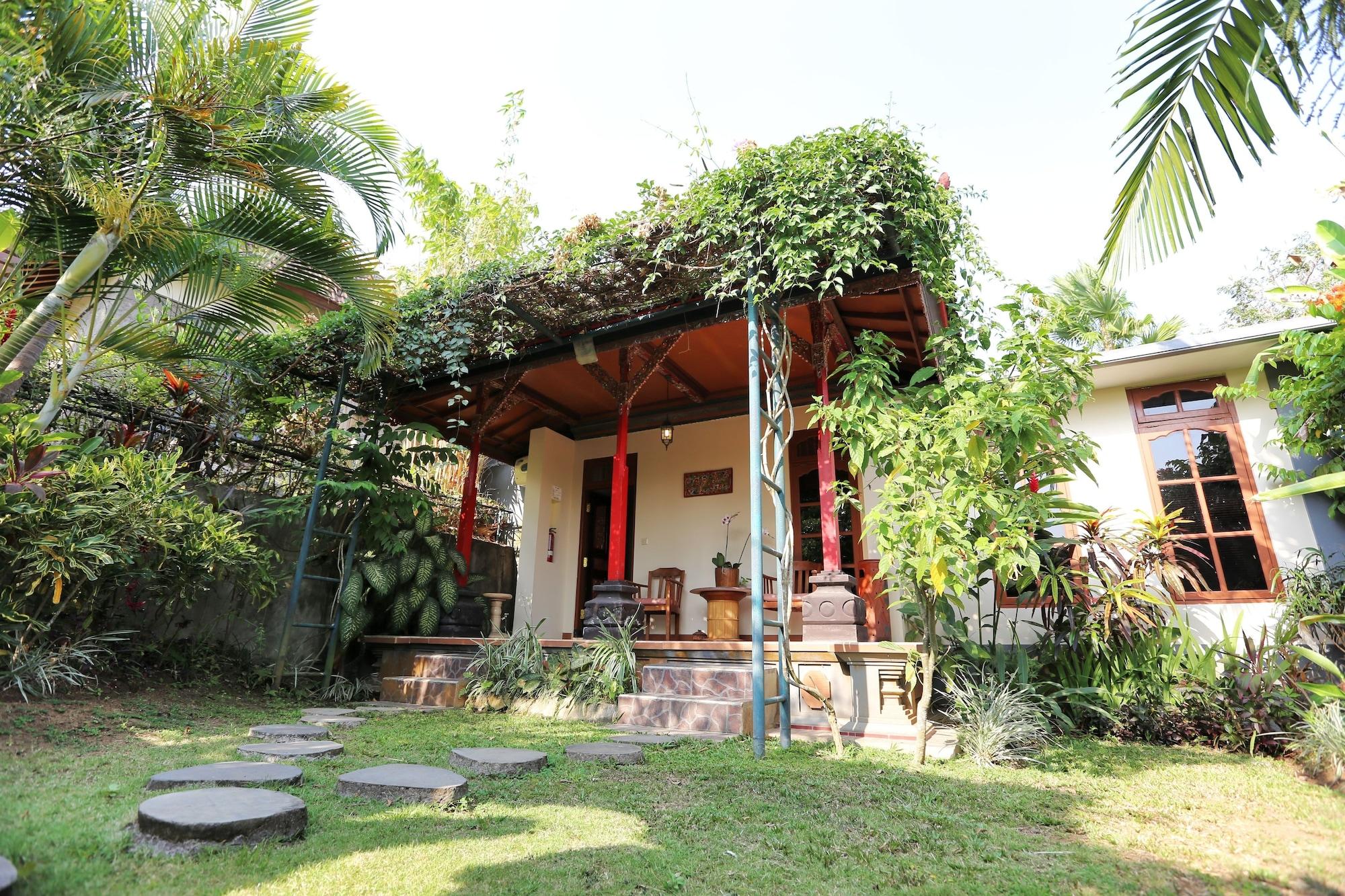 Hotel The Sanyas Retreat à Selemadeg Extérieur photo