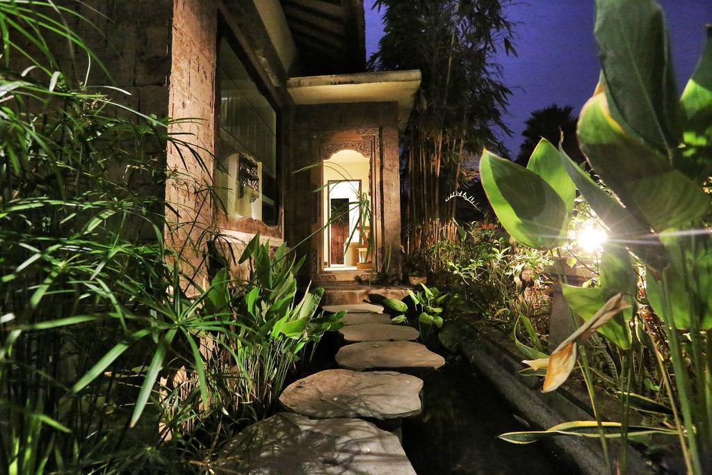 Hotel The Sanyas Retreat à Selemadeg Extérieur photo