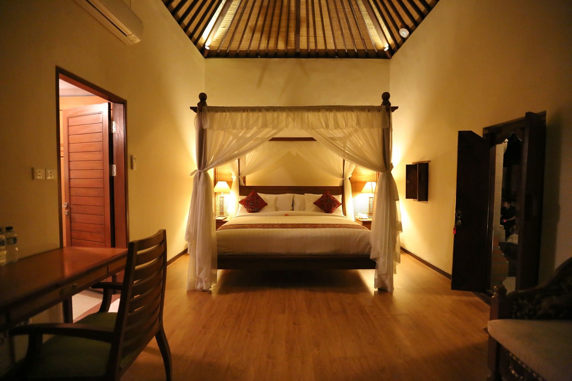 Hotel The Sanyas Retreat à Selemadeg Extérieur photo