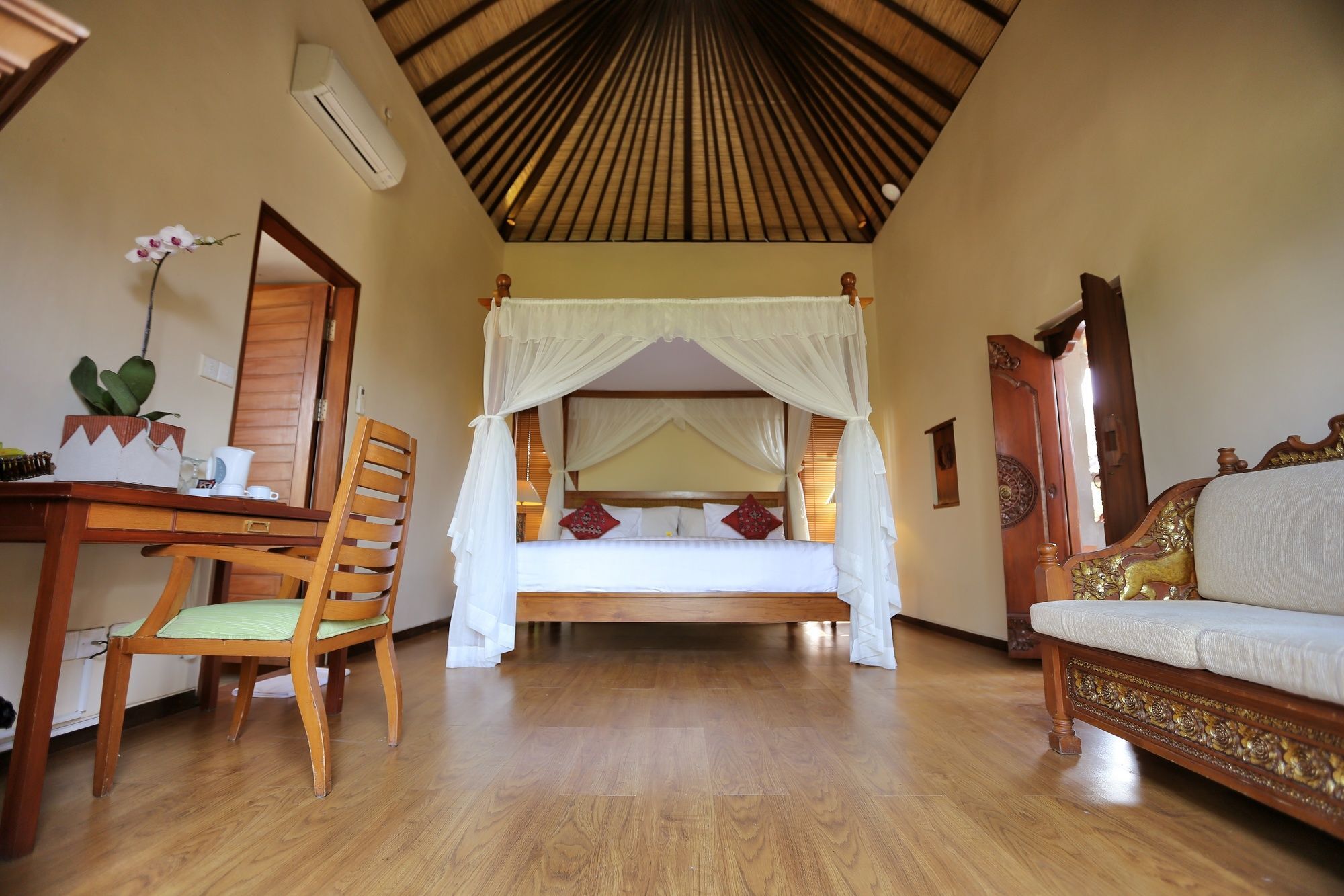 Hotel The Sanyas Retreat à Selemadeg Extérieur photo