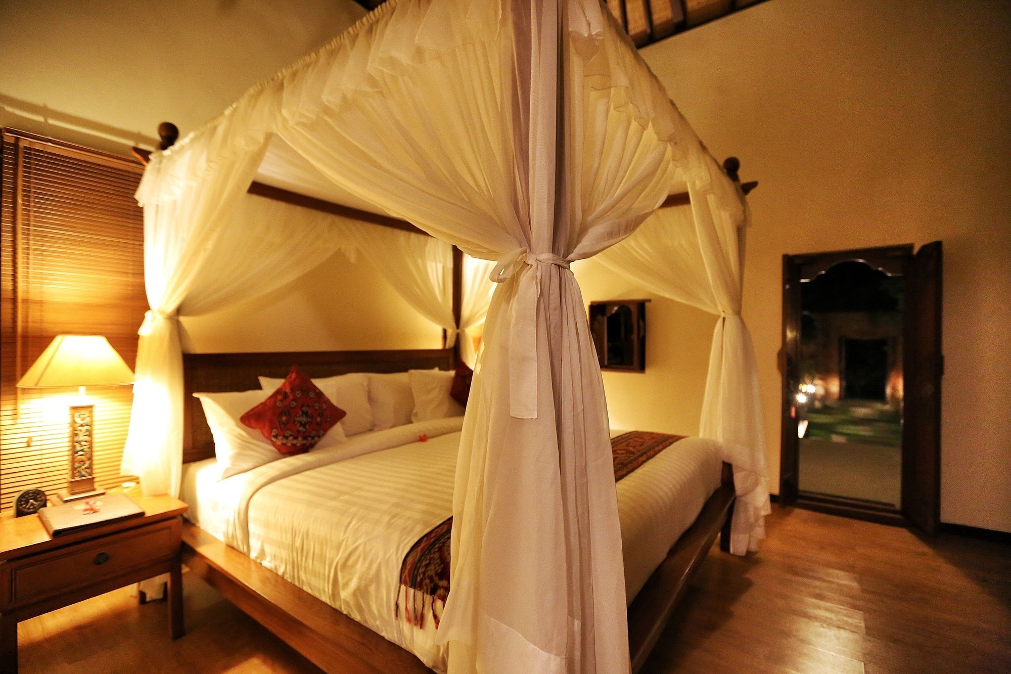 Hotel The Sanyas Retreat à Selemadeg Extérieur photo